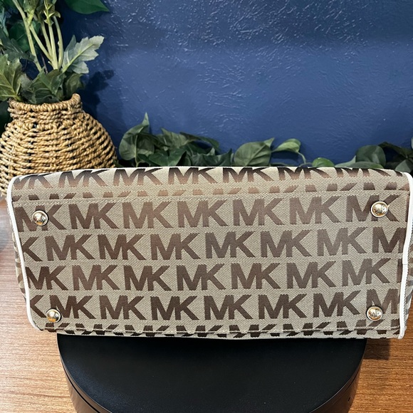 NWT Michael Kors Signature Large Tan & White Satchel - Picture 11 of 12